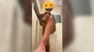 Giovane rumena in calore