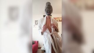 Bella milf si mostra su TikTok