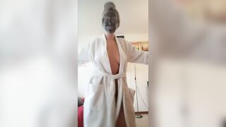 Bella milf si mostra su TikTok
