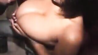 Spagnola da tettona asiatica