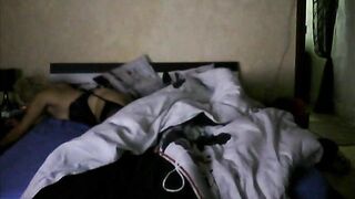 La puttana Virginia mentre cavalca un cazzo