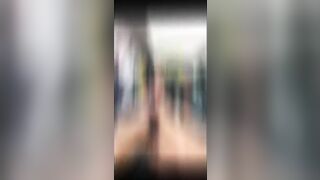 Trans bellissima si fa segare nel parcheggio pubblico