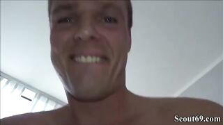 Scopata da cliente senza condom