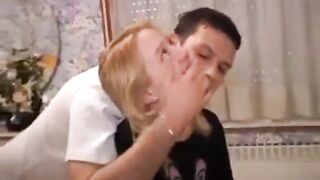 Bella teen bionda inculata