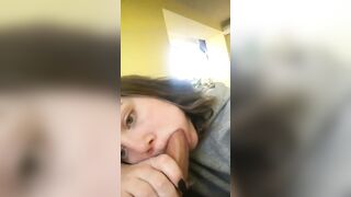 Un bel cazzo per la troietta pompinara