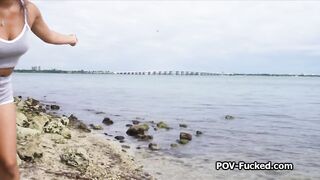 Una sconosciuta tettona nera si gode il mio cazzo