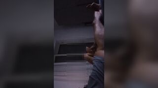 La troia di mia moglie con il mio cazzo in bocca