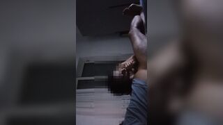 La troia di mia moglie con il mio cazzo in bocca