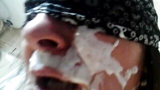 Nonna schiava bulgara urla di piacere