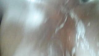 Nonna schiava bulgara urla di piacere