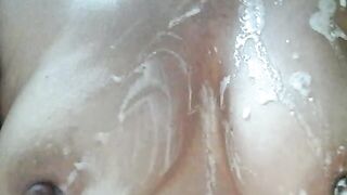 Nonna schiava bulgara urla di piacere