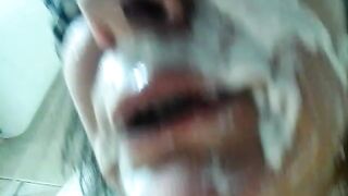 Nonna schiava bulgara urla di piacere