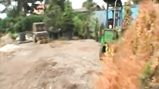 Puttanella scopata e inculata all' aperto