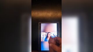 Fan sborra sul viso di amante puttana