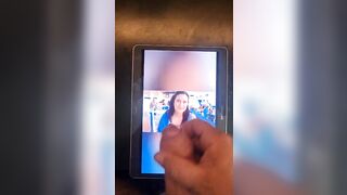 Fan sborra sul viso di amante puttana