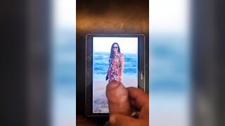 Fan sborra sul viso di amante puttana