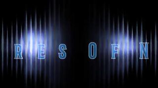 Giovane puttana succhia cazzone nero