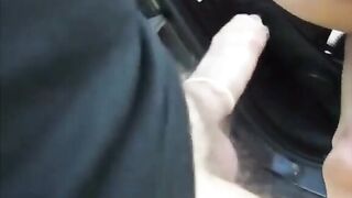 Puttanella rumena scopata in auto