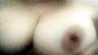 Mi massaggio le tettone