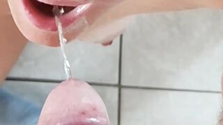 Ingoia tutto il mio piscio, cagna!