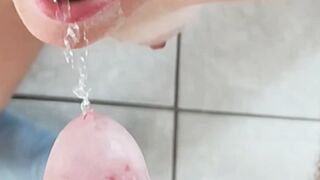 Ingoia tutto il mio piscio, cagna!