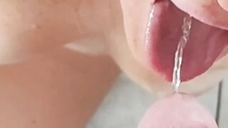 Ingoia tutto il mio piscio, cagna!