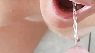 Ingoia tutto il mio piscio, cagna!