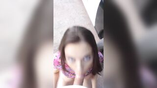 A Lana piace spompinare all'aperto