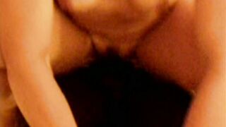 Anna si impala sul cazzo nero di un nigeriano