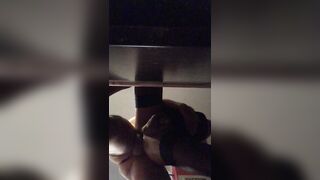 UN BEL TORO MATURO MI SCOPA PER LA TERZA VOLTA BRUTALMENTE ...