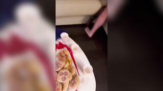 Aspettando lei, moglie troia!