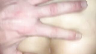 Lo prende in ano e figa