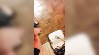 18enne con cazzo piccolo e chiuso si masturba ;D