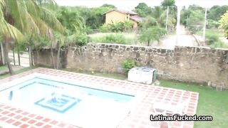 Masturbazione e scopata di giovane latina