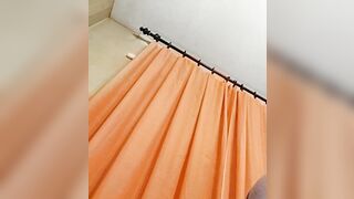 Mi fai vedere quanto è puttana tua moglie?