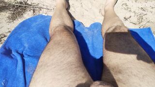 Prendo il sole con il cazzo fuori