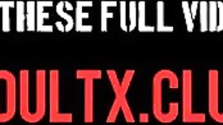 Troietta succhia in auto