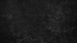 Bella  studentessa bionda scopata sul divano