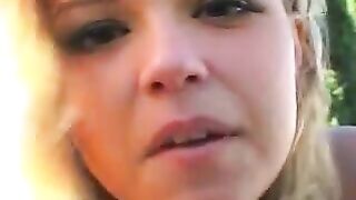 Puttana bionda scopa in strada