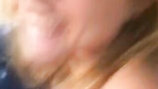 Puttana bionda scopa in strada