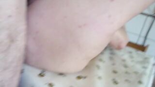 Milf troia si fa sbattere in cucina