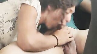 Puttana spagnola al lavoro in auto