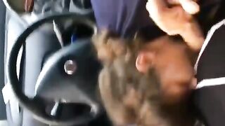 Pompino in auto con la fidanzata