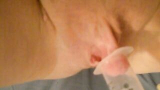 Mi succhia le palle con il clito pompato