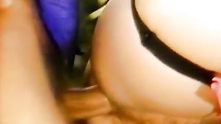 Schiavo feticista di mistress bionda