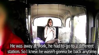 Ragazza amatoriale spregiudicata