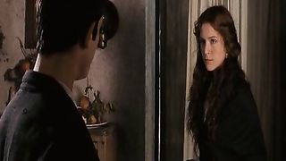 Valeria Solarino eccitante e sensuale