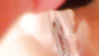 Teen tettona amatoriale in fishnet nero