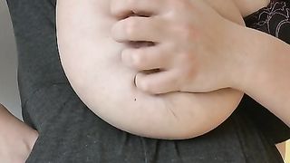 Enormi tette schizzano latte