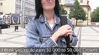 Laura fa sesso in pubblico